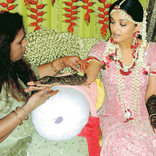 Aishwarya Rai Wedding Saree Cost