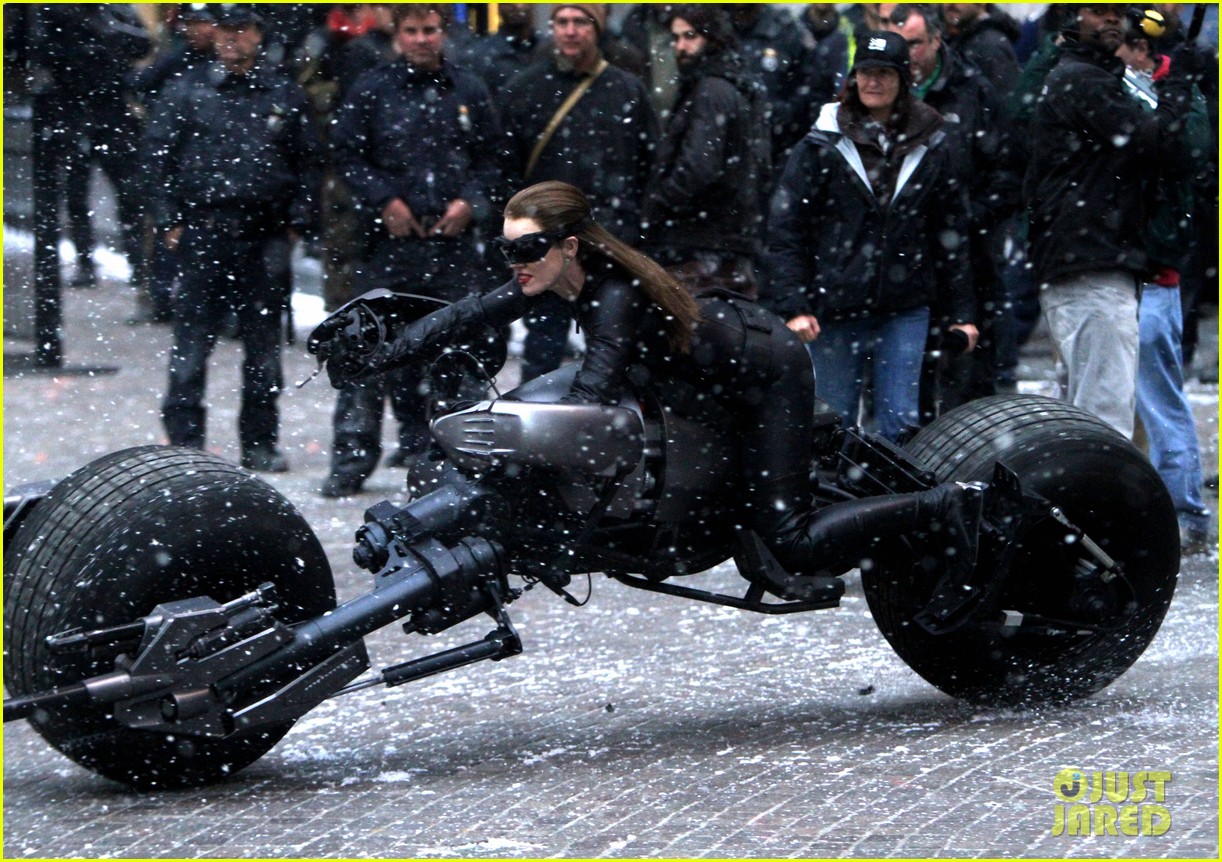 Anne Hathaway Catwoman Costume