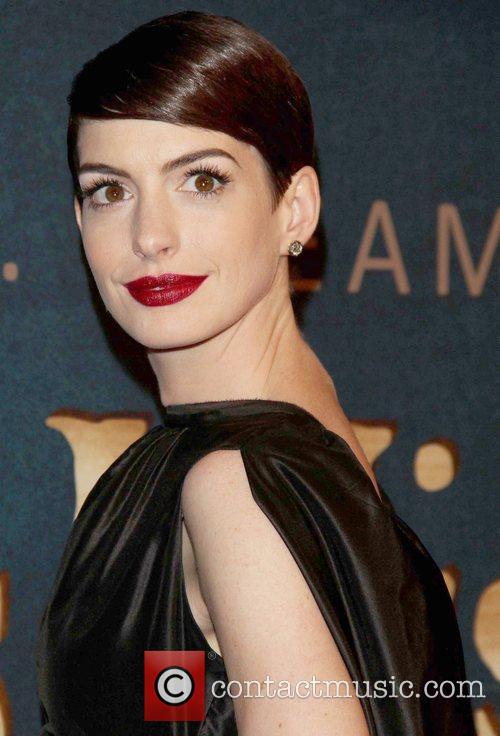 Anne Hathaway Les Miserables Premiere Car