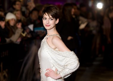 Anne Hathaway Les Miserables Wardrobe Malfunction