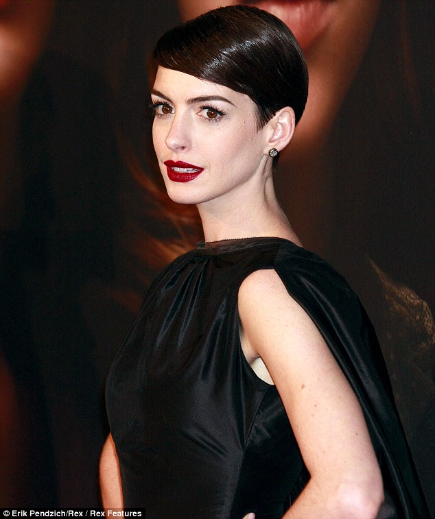 Anne Hathaway Malfunction Underwear