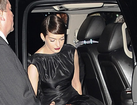 Anne Hathaway Malfunction Video