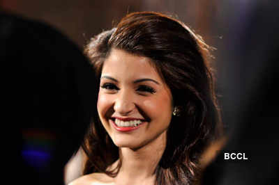 Anushka Sharma Hot Pics In Ladies Vs Ricky Bahl