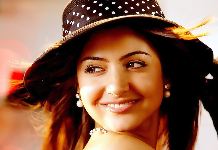 Anushka Sharma Hot Wallpapers