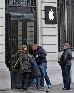 Apple Store Paris Rob
