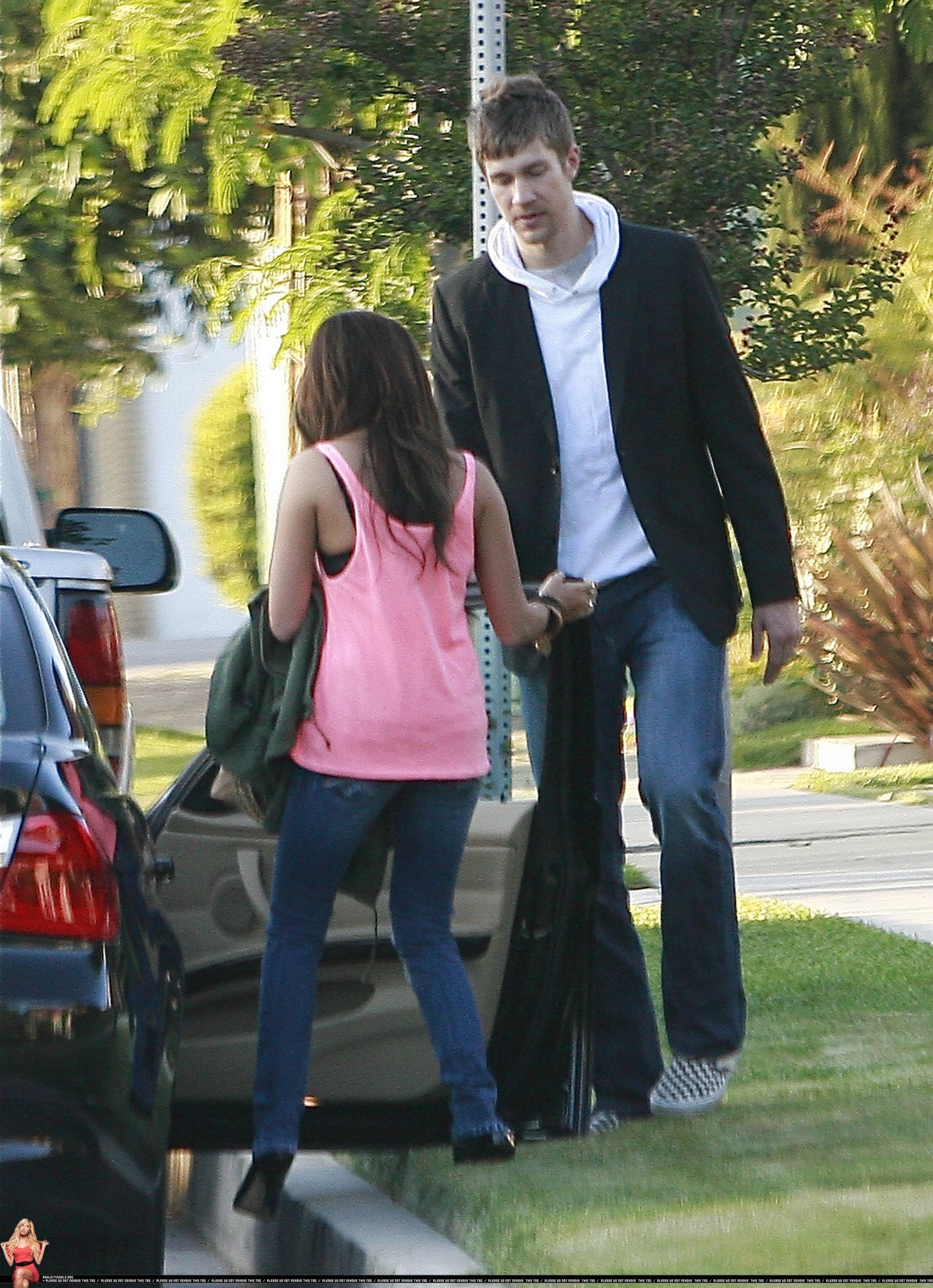 Ashley Tisdale Boyfriend September 2012