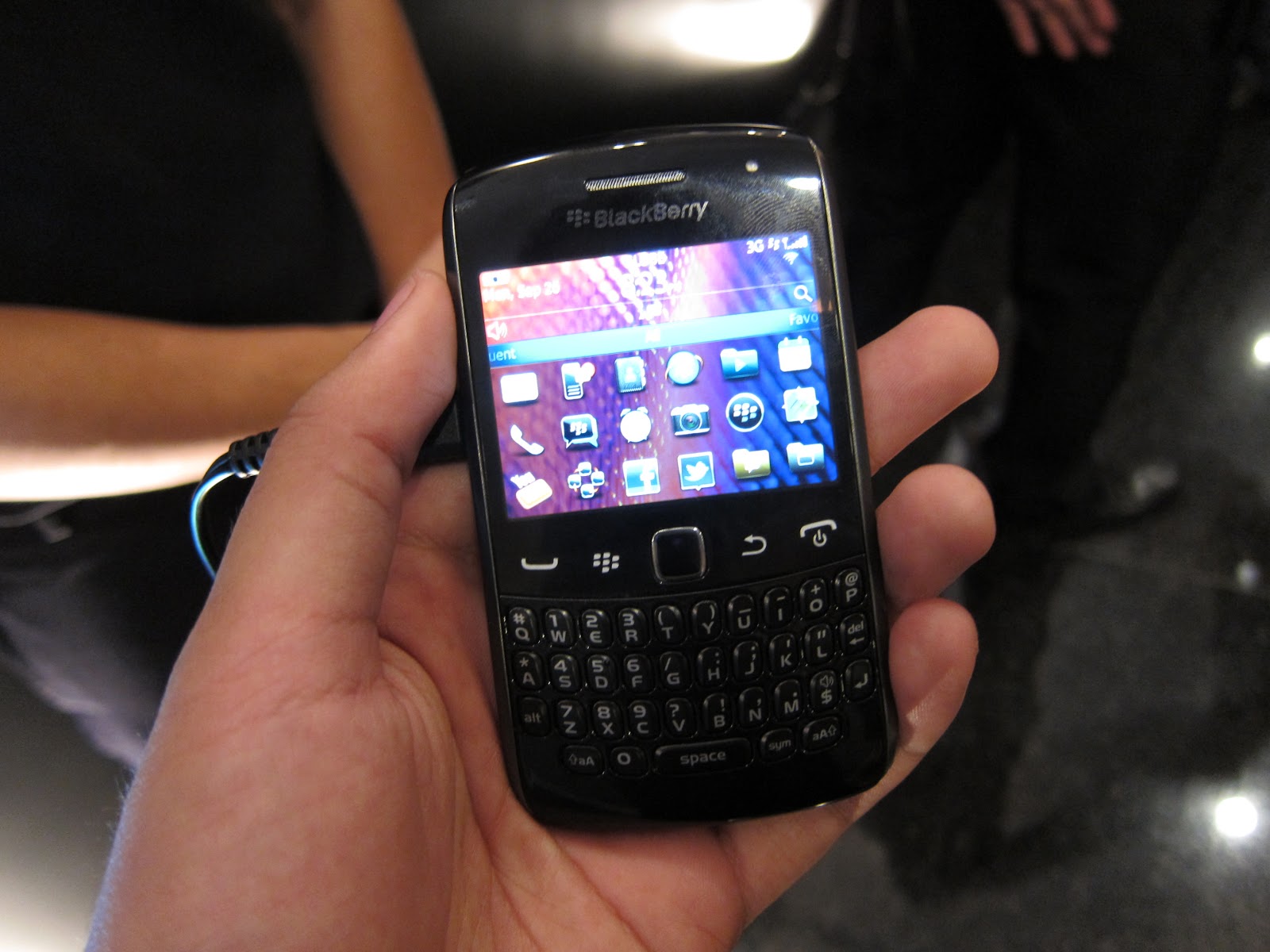 Blackberry Curve 9360 Review Philippines
