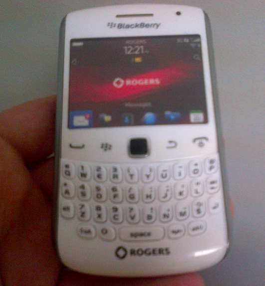 Blackberry Curve 9360 White Vs Black