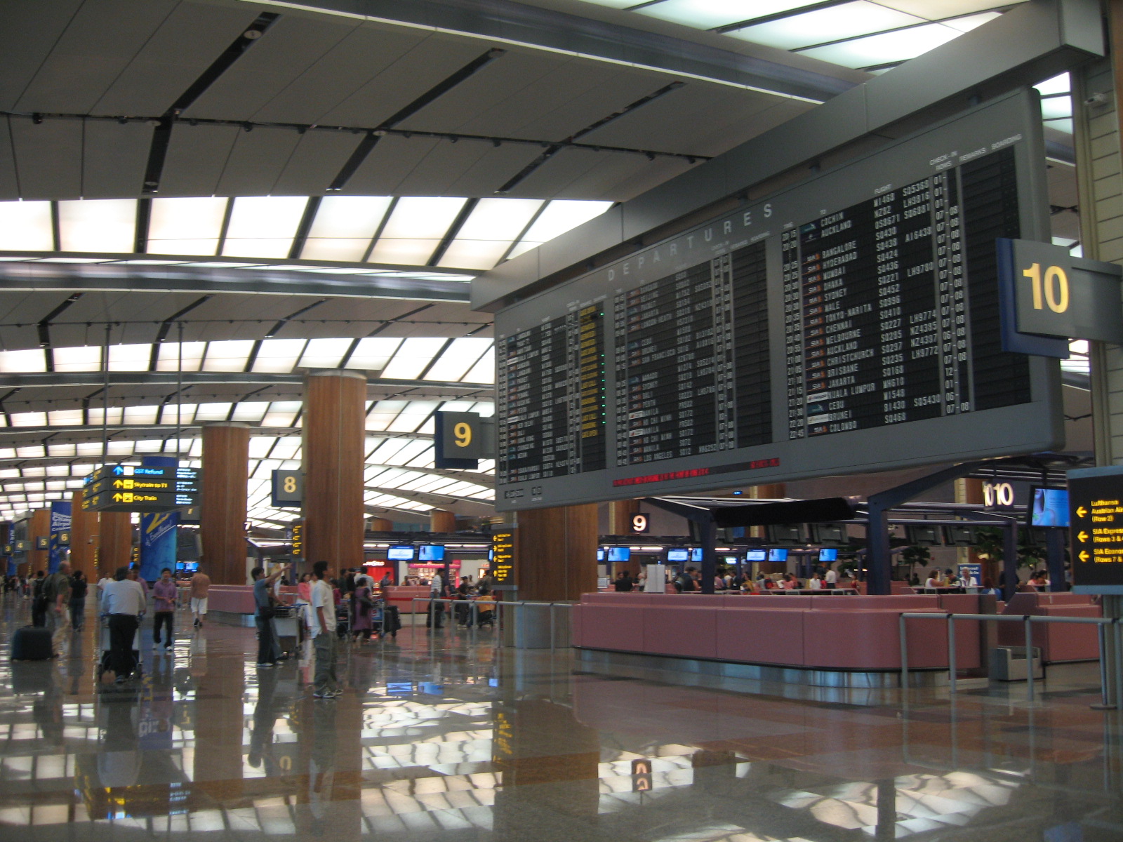 Changi Airport Terminal 2 Departure Hall
