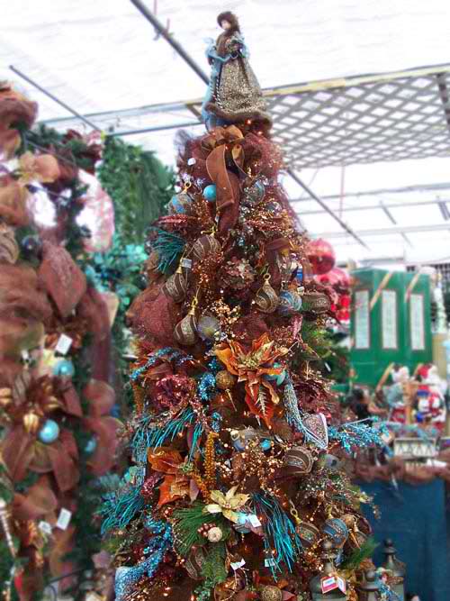 Christmas Tree Decorating Ideas 2012