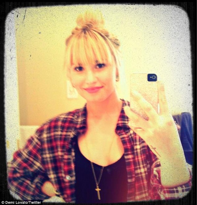 Demi Lovato Hair Color Blonde