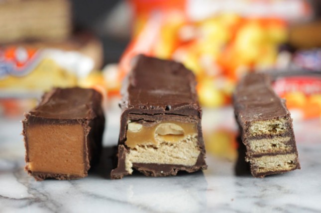 How To Make A Candy Bar Cake Out Of Candy Bars