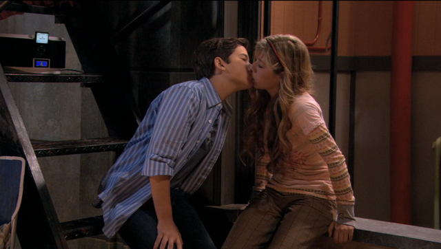 Icarly Sam And Freddie First Kiss