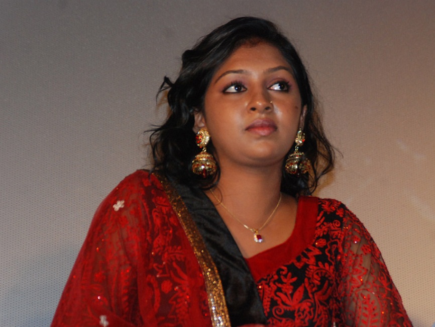 Kumki Heroine Lakshmi Menon Images