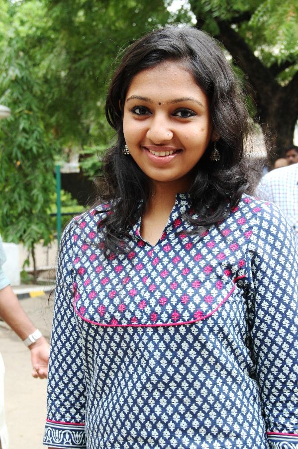 Kumki Heroine Lakshmi Menon Images