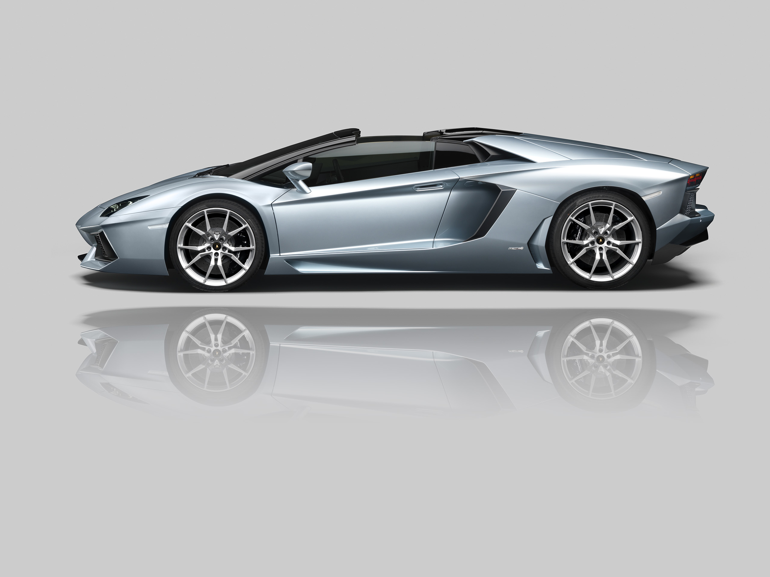 Lamborghini Aventador Roadster Wallpaper