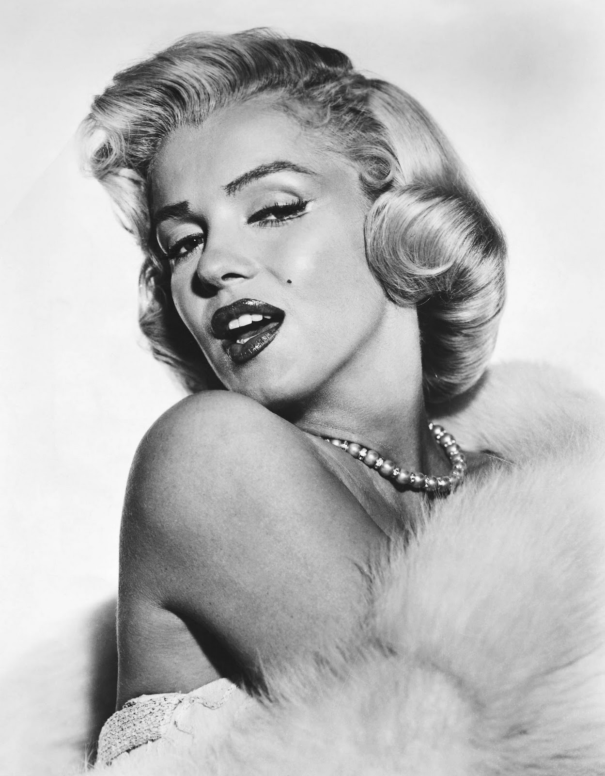 Marilyn Monroe Face Outline