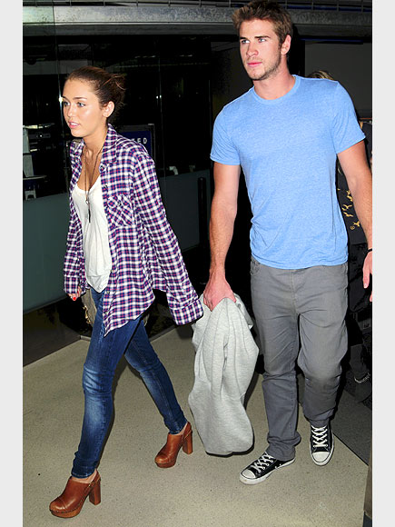 Miley Cyrus And Liam Hemsworth Airport