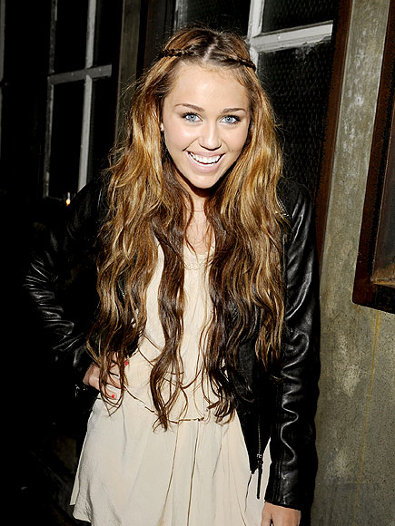 Miley Cyrus Hair Color 2009