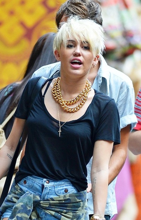 Miley Cyrus Haircut 2012 Photos