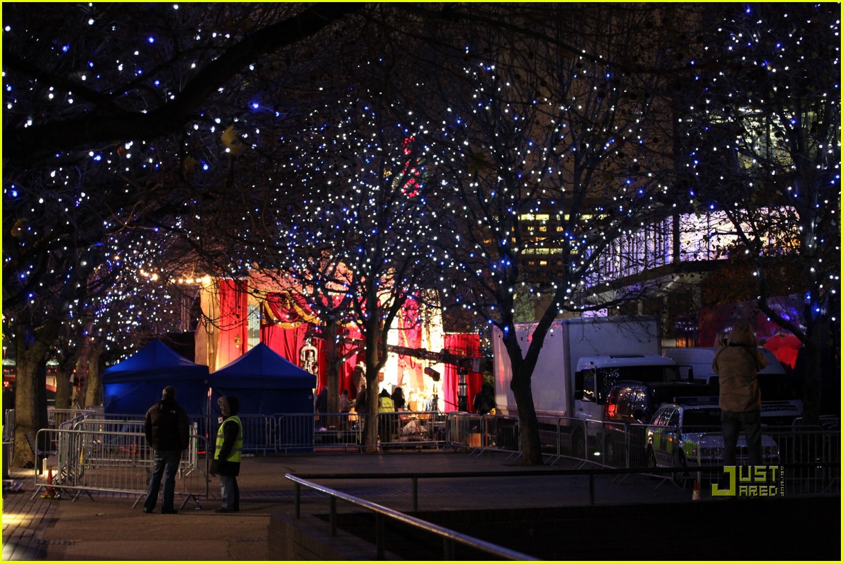 Pictures Of Christmas Lights Outside