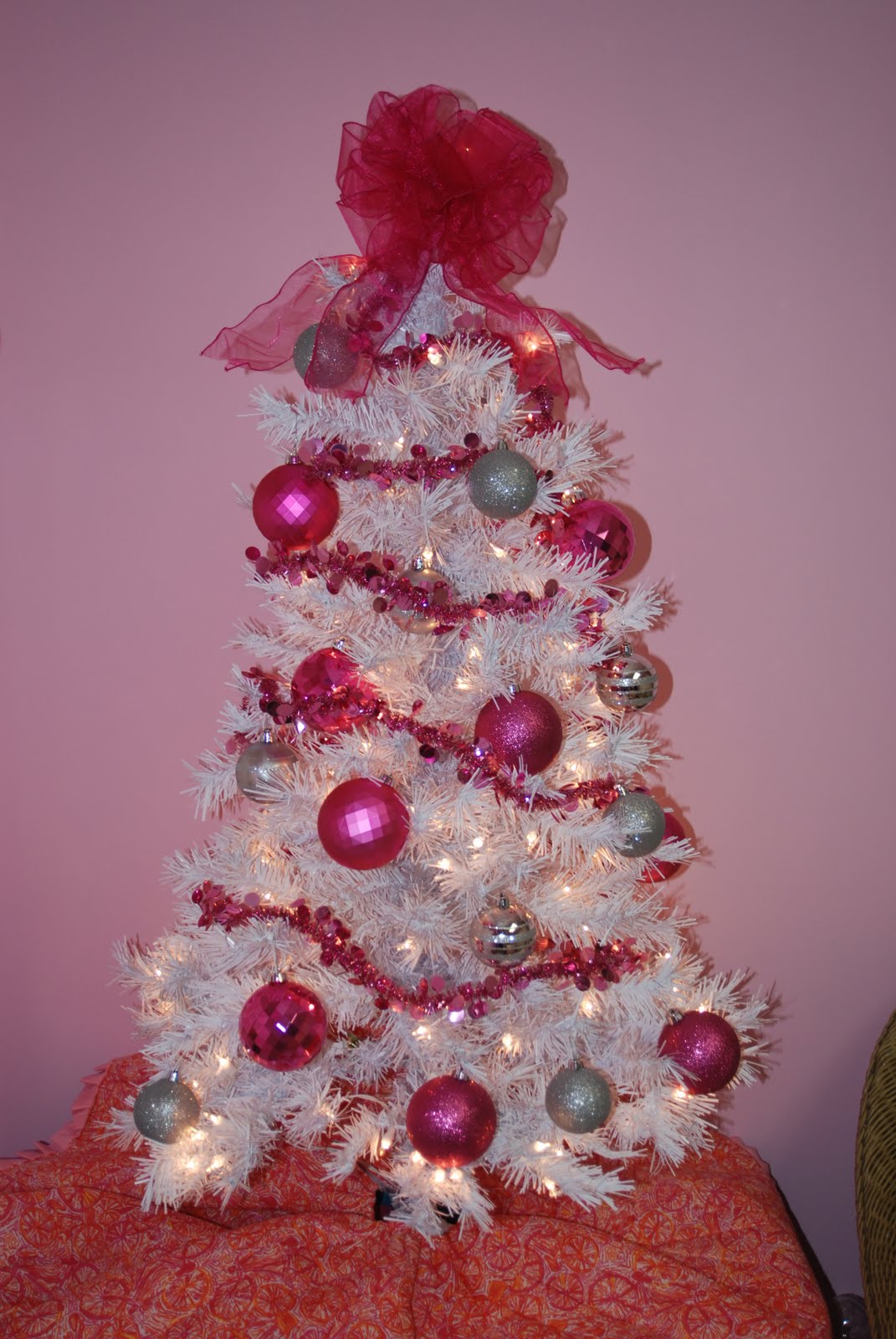 Pictures Of Christmas Trees Decorated In Pink