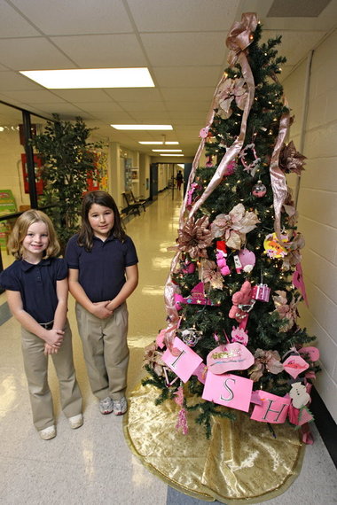 Pictures Of Christmas Trees Decorated In Pink