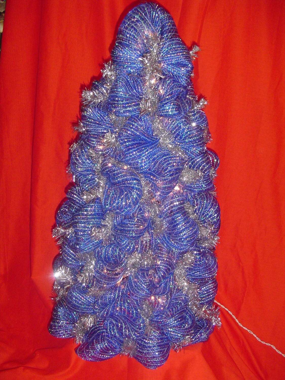 Pictures Of Christmas Trees Decorated With Mesh