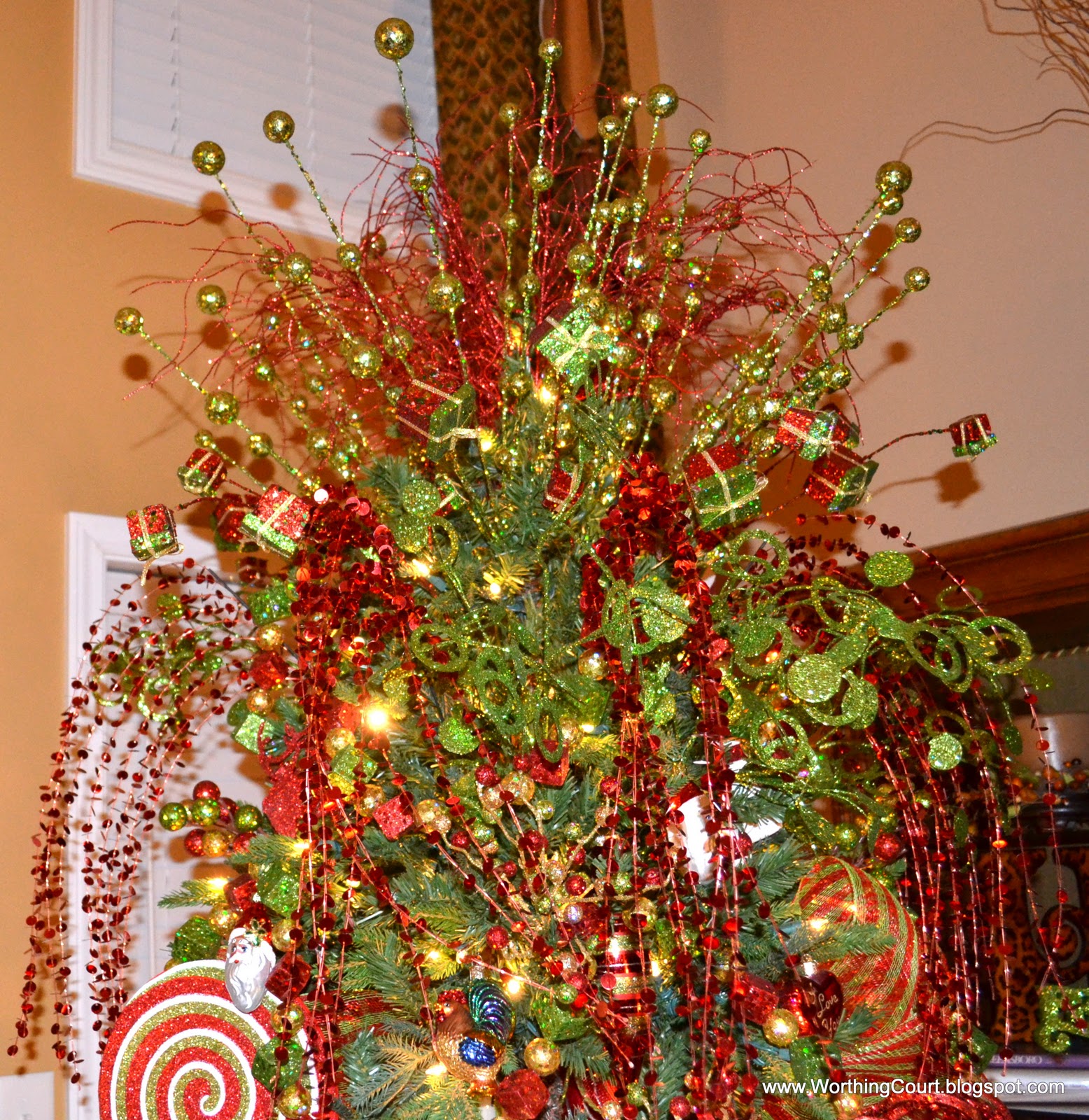 Pictures Of Christmas Trees Decorated With Mesh