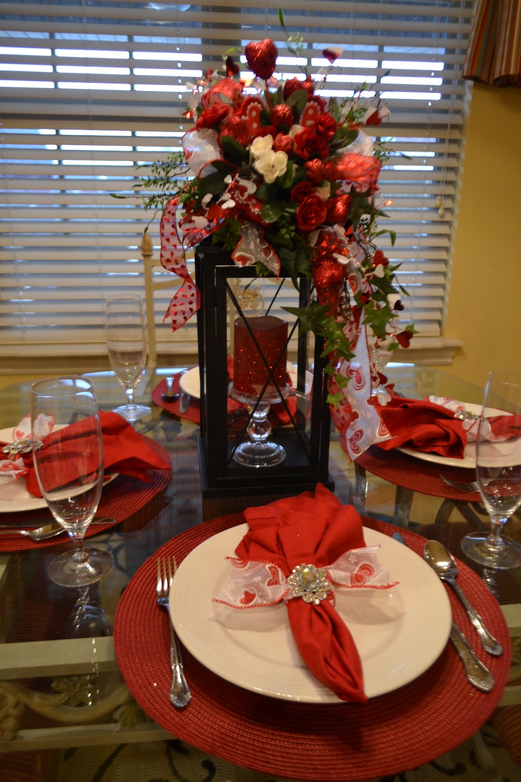 Pictures Of Christmas Trees Decorated With Ribbon