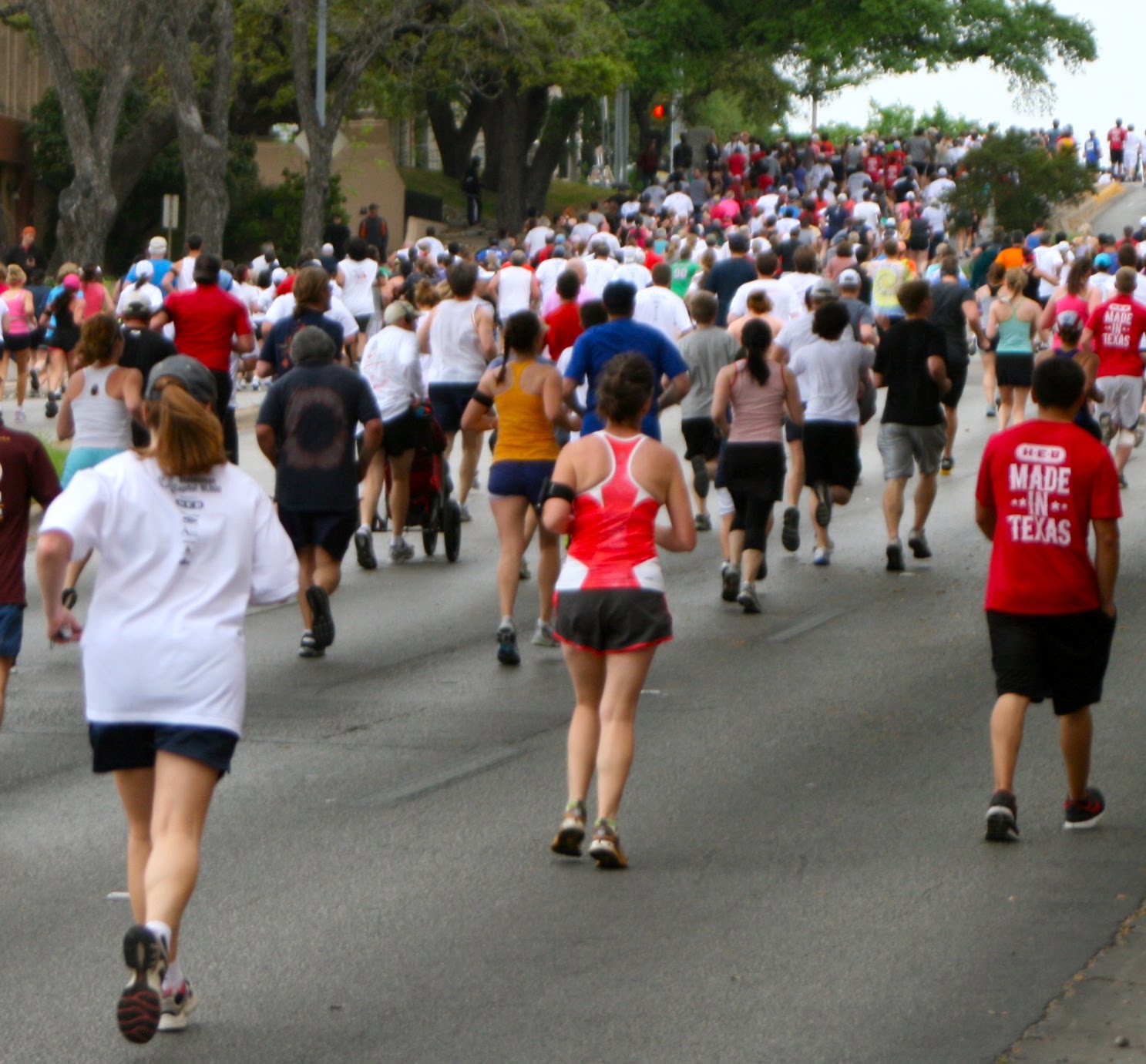 Pictures Of People Running A Race