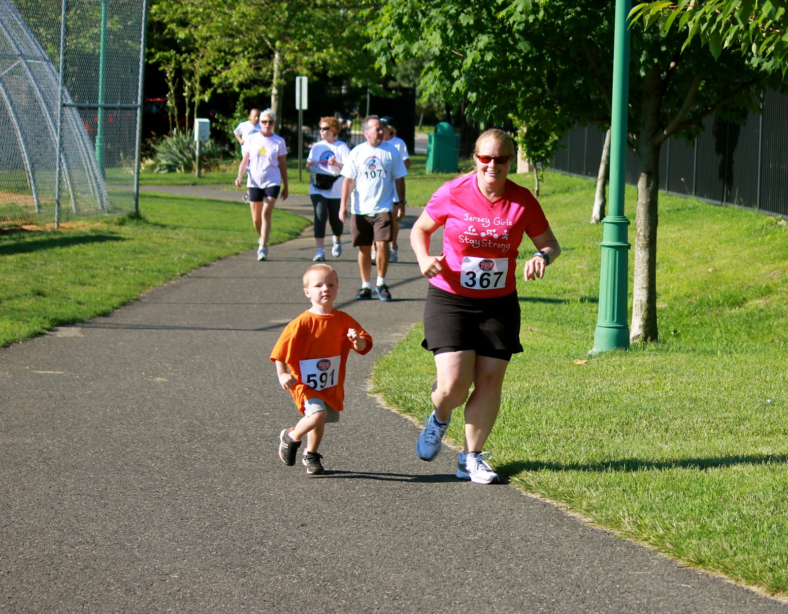 Pictures Of People Running A Race