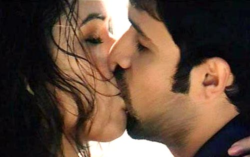 Priyanka Chopra Hottest Kiss