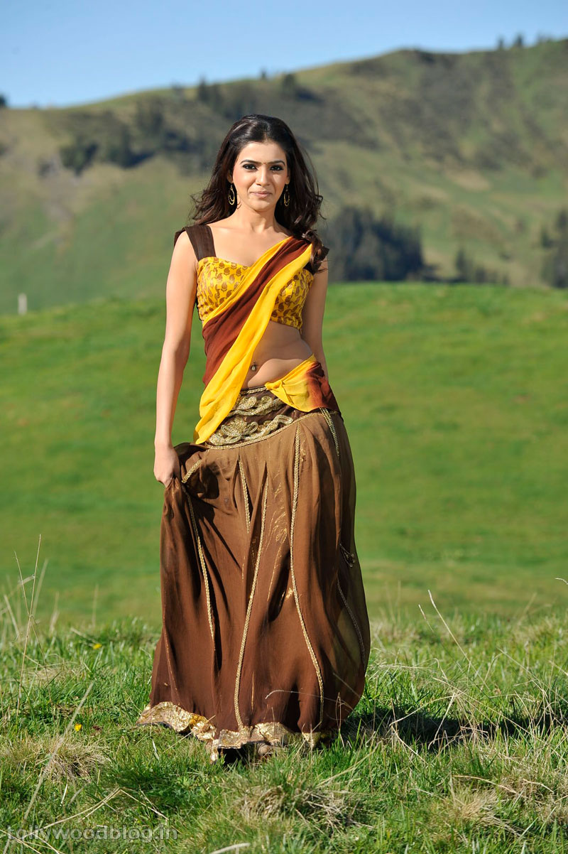 Samantha Ruth Prabhu Hot In Saree