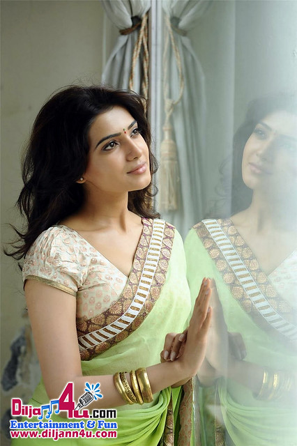 Samantha Ruth Prabhu Hot In Saree