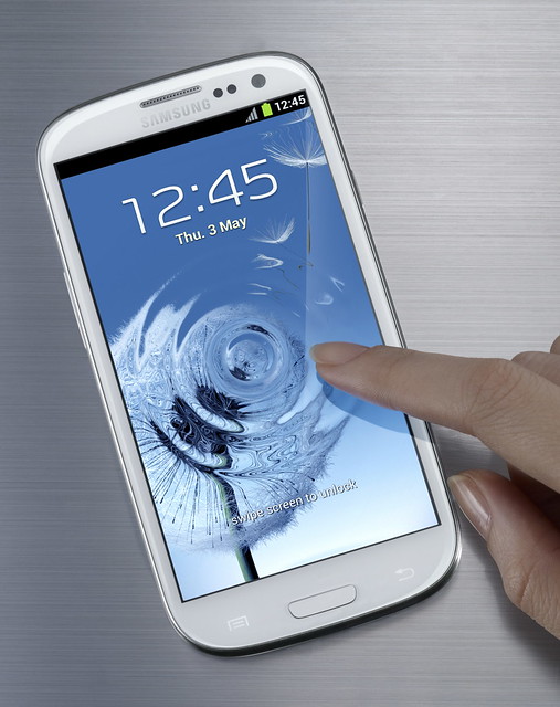 Samsung Galaxy S3 Blue Or White Poll