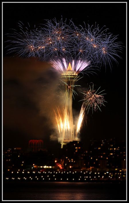 Seattle Space Needle Fireworks New Years Eve 2013