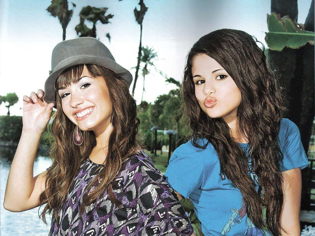 Selena Gomez And Demi Lovato Wallpaper