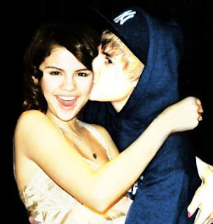Selena Gomez And Justin Bieber Kissing In Bed For Real