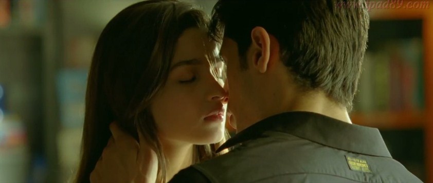 Siddharth Malhotra And Alia Bhatt Kissing Scene