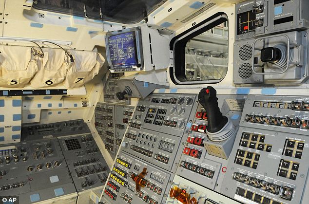 Space Shuttle Cockpit Pictures