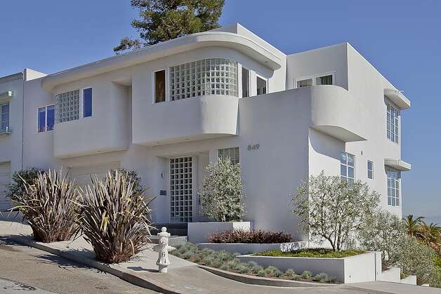 Streamline Moderne Architecture