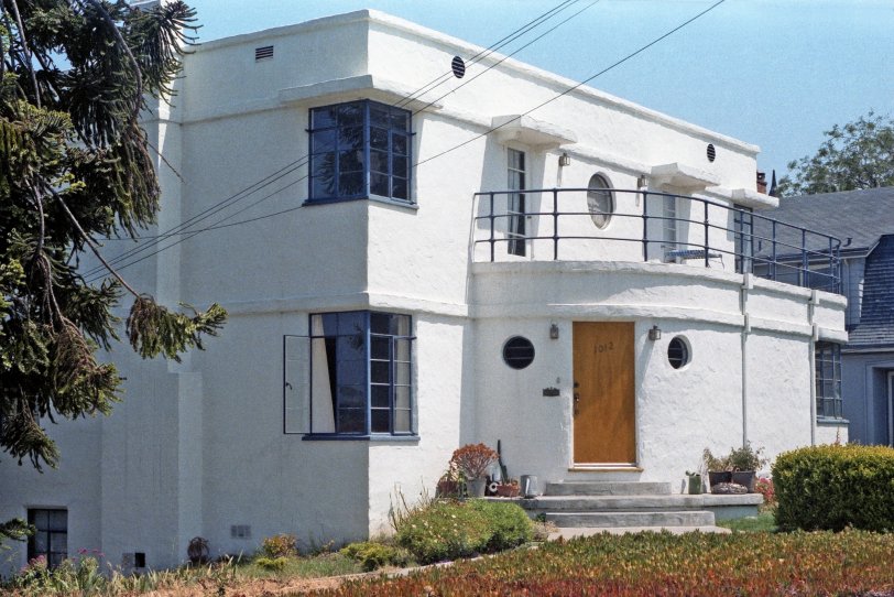 Streamline Moderne Architecture