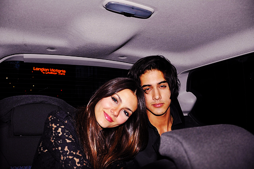 Victoria Justice And Avan Jogia Kissing On The Lips